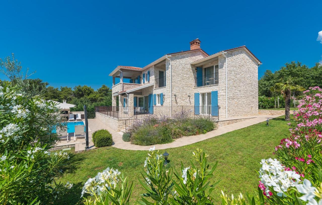 Villa Sterpazzi - Near Porec With Sea View, Private Jacuzzi, Sauna And Pool Višnjan Exterior foto