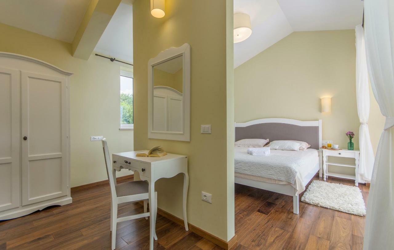 Villa Sterpazzi - Near Porec With Sea View, Private Jacuzzi, Sauna And Pool Višnjan Exterior foto
